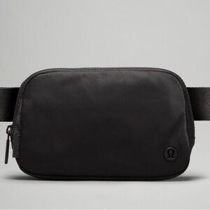 ‼️LULULEMON‼️Everywhere Bely Bag, 1L